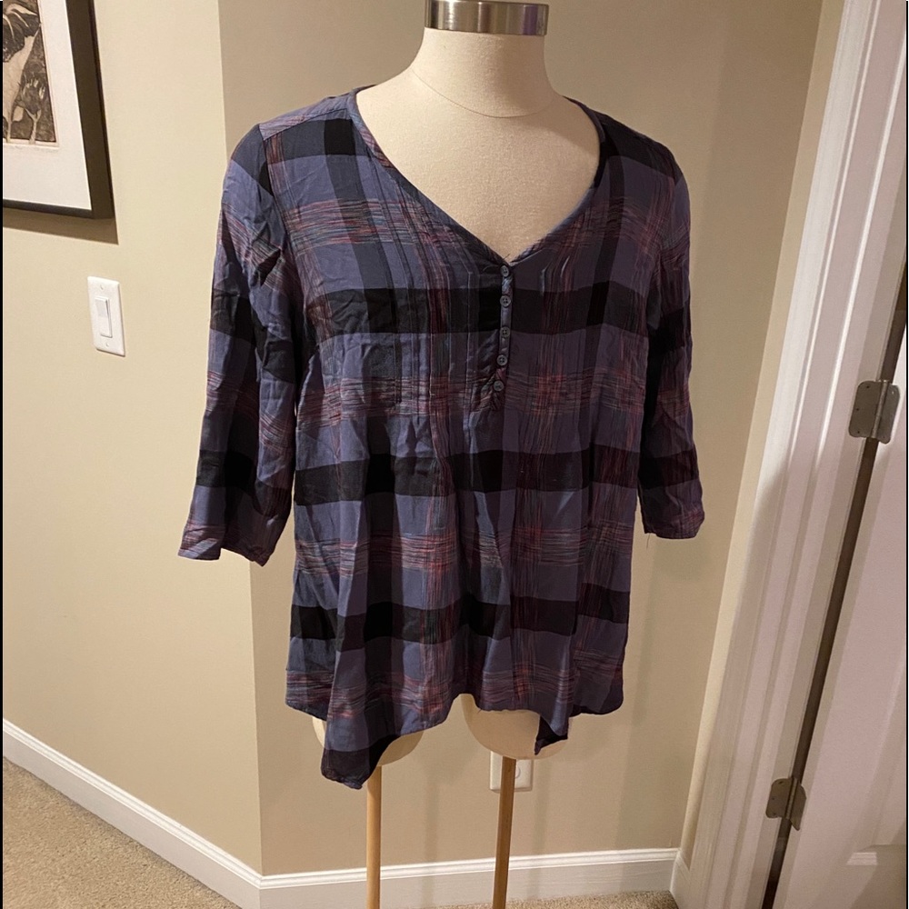 Plaid women’s shirt